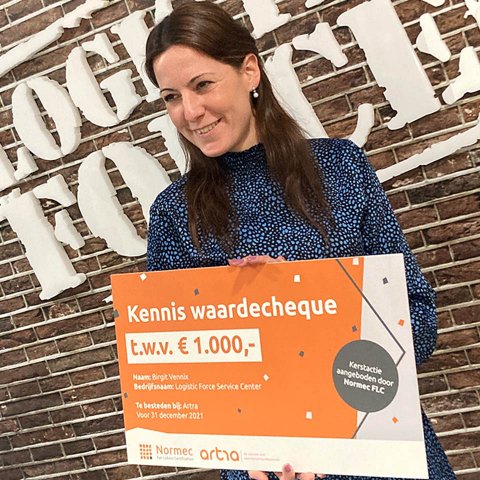 Logistic Force wint Kennis Waardecheque van Normec FLC